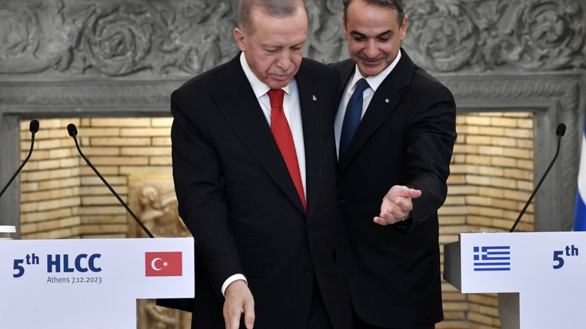Türk ve Yunan heyetleri ikili ilişkileri geliştirme çabaları kapsamında Atina'da buluştu