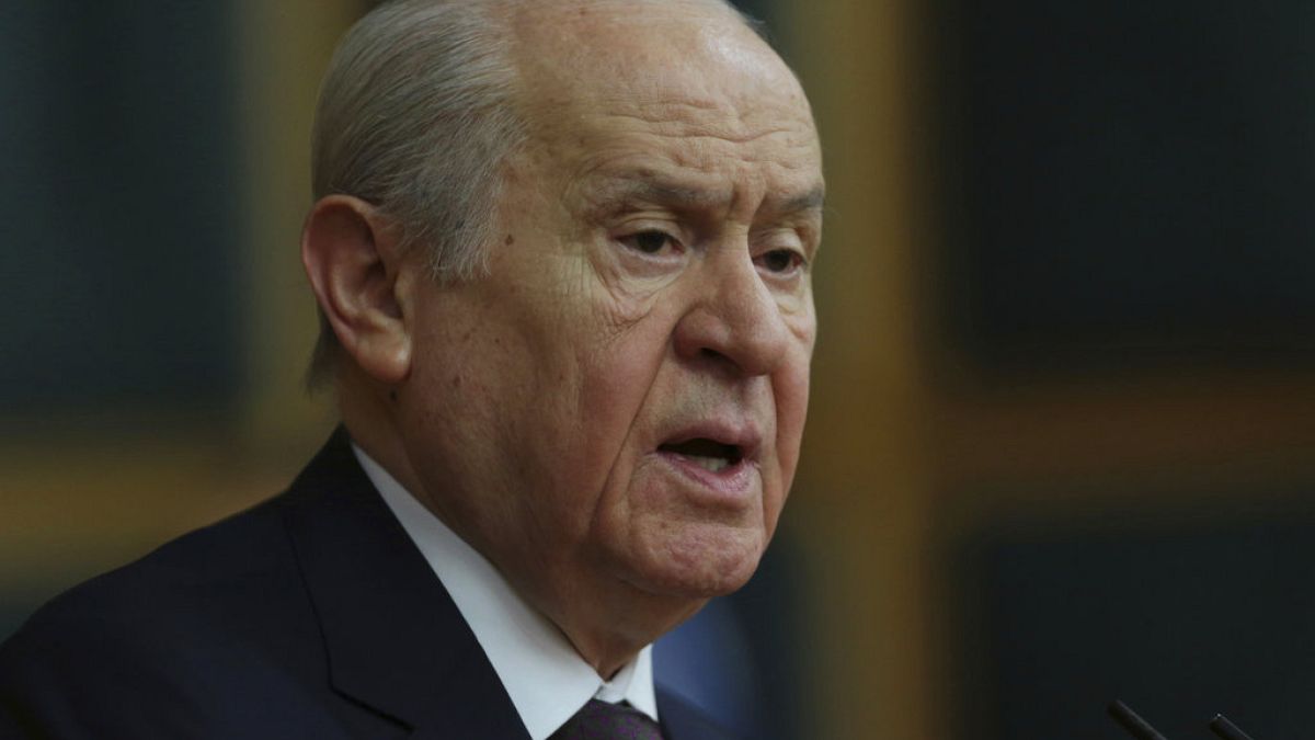 Bahçeli'den Öcalan'a çağrı: 'Çıkıp terörün bittiğini ilan etsin'