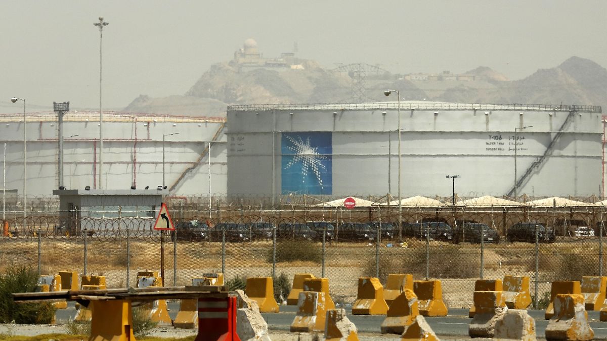 Ham petrol fiyatları yükselirken petrol piyasası OPEC'in kararlarına hazırlanıyor