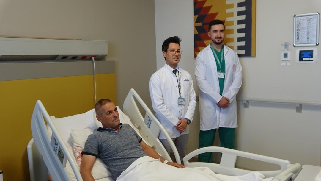 Doktorları şaşırtan durum: adamın böbreğinden neredeyse 100 taş: