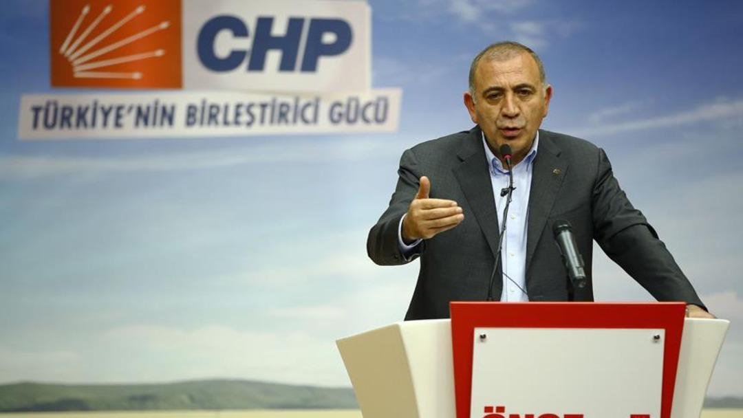 "Koltuğa oturmakta" ısrar eden Gürsel Tekin karşısında insan zinciri bulacak! CHP yönetiminden talimat: Tüm gözler yarına çevrildi