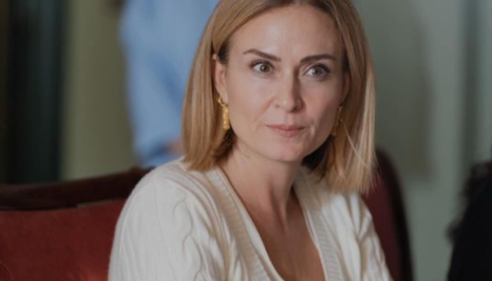 Bir buçuk ayda 6 kilo verdi... Ceyda Düvenci son pozlarıyla dikkat çekti!  "Bana yaz, senin için hazırım" dedi ve yorumlar yağdı.