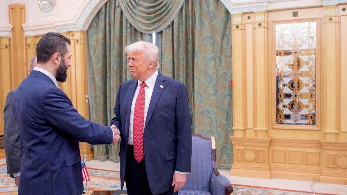 Bir ilk gerçekleşti! Trump ile Şara bir araya geldiDünya Haberleri