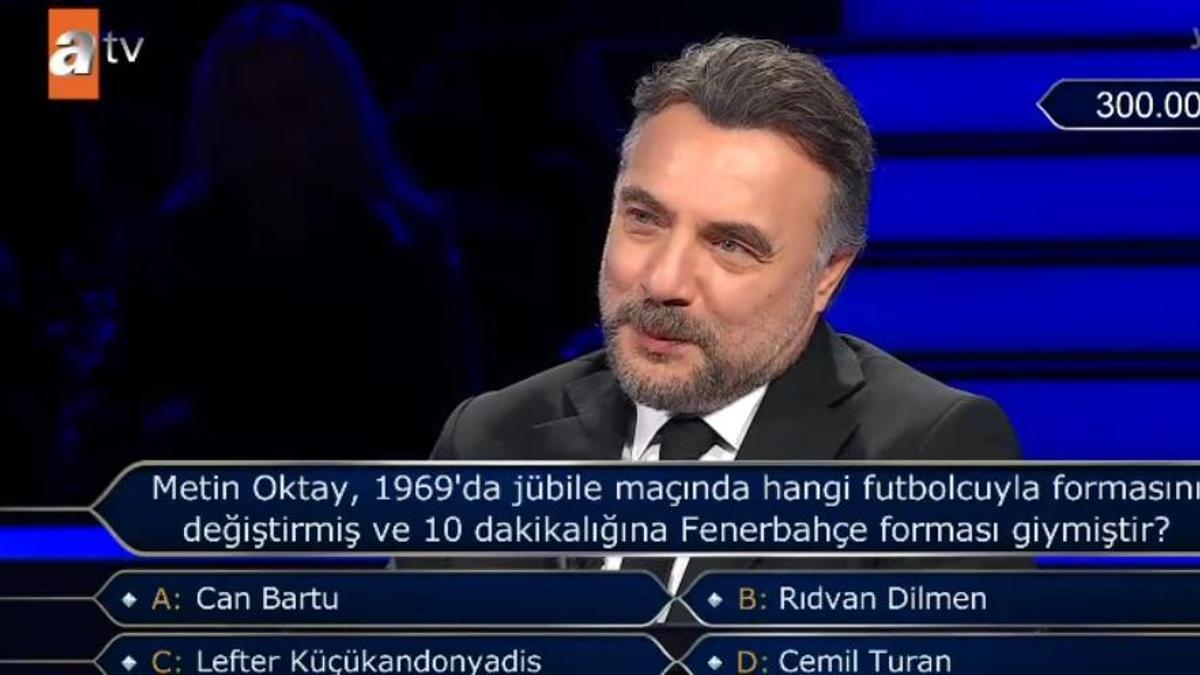 Metin Oktay'ın jübile maçı! Hangi futbolcuyla forma değiştirdi: Can Bartu, Lefter, Rıdvan Dilmen, Cemil Turan!