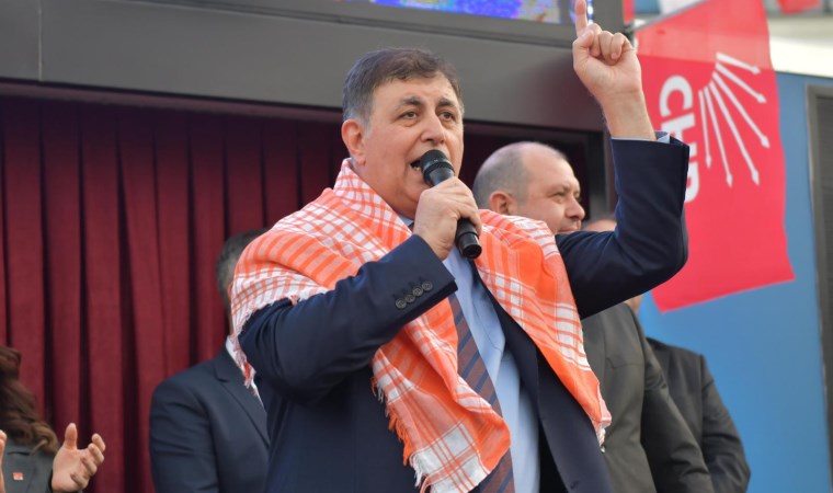 İzmir Büyükşehir Adayı Tugay vatandaşlarla buluşup sorunlarını dinledi: Uçuş projemiz yok.