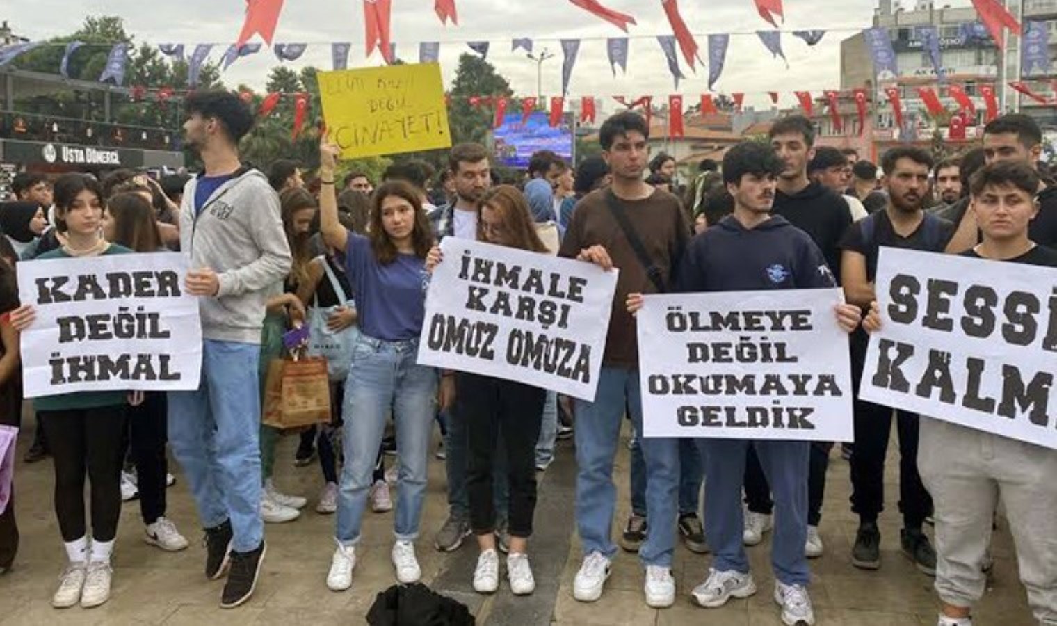 TKG'li Demirçelen, hükümet politikalarının gençler üzerinde yarattığı sorunları Cumhuriyet'e anlattı: "Patronlara ucuz iş gücü olarak sunuluyoruz" - Son Dakika Türkiye Haberleri