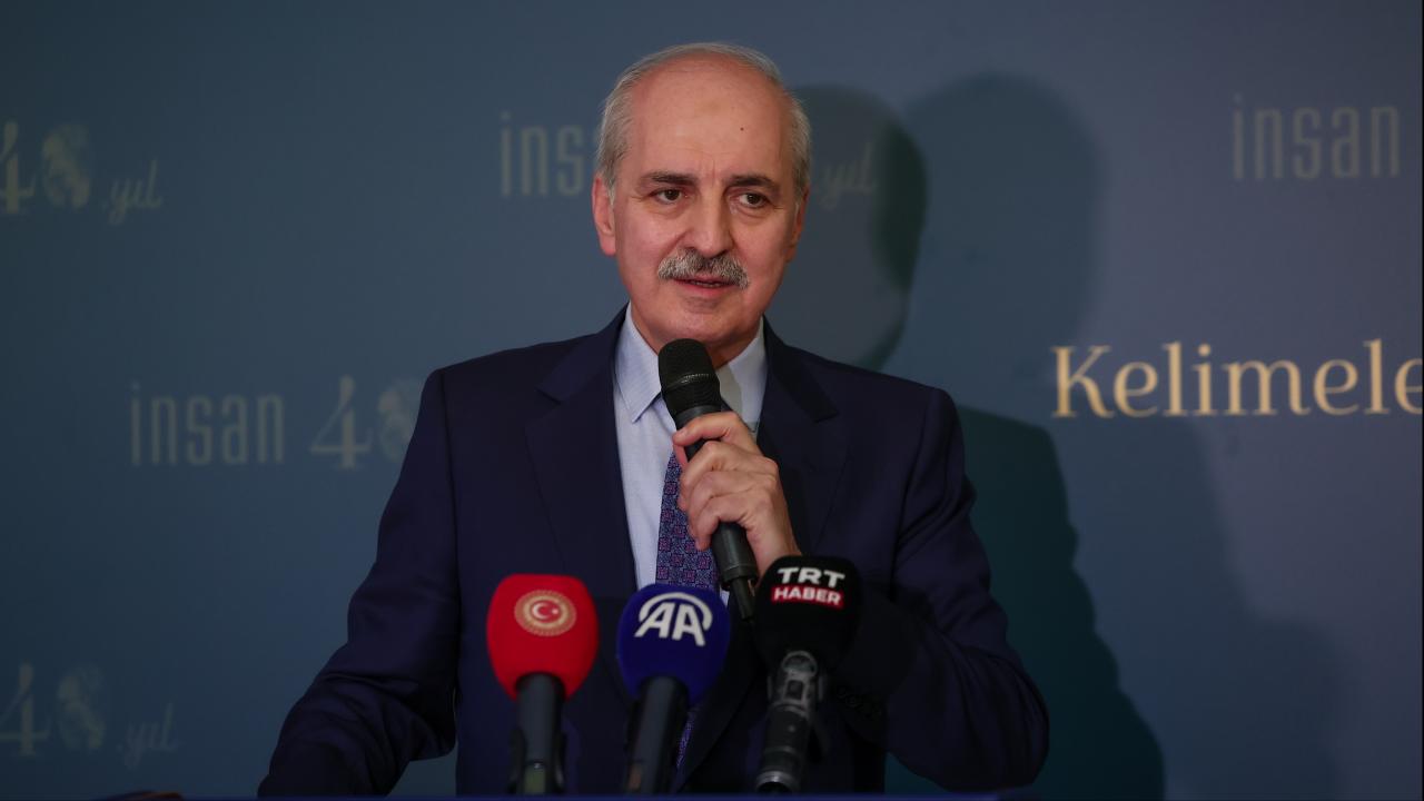 “Yayınevinin 40. yılına ulaşmış olması övgüyü hak etmiyor.”