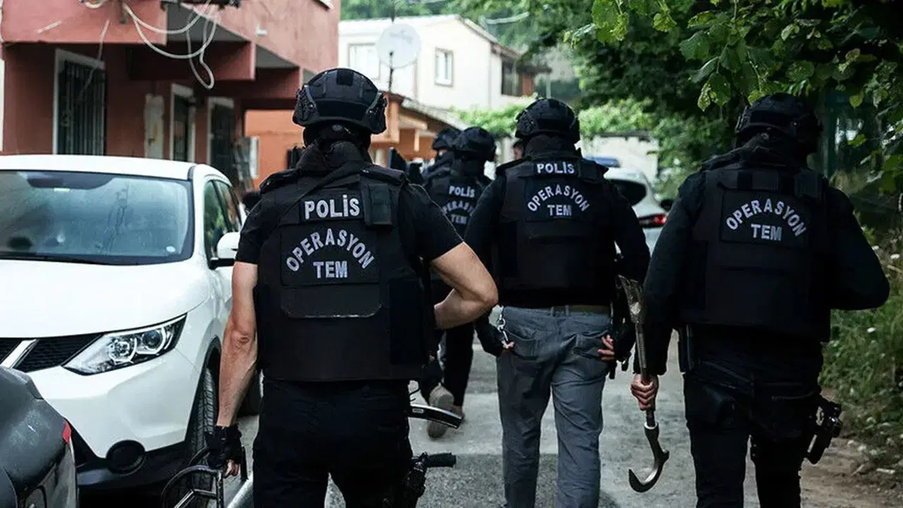 Antalya ve Kayseri'de Yeni Nesil Suç Örgütlerine Yönelik Operasyonlar: 42 Günahkar Etkisiz Hale Getirildi