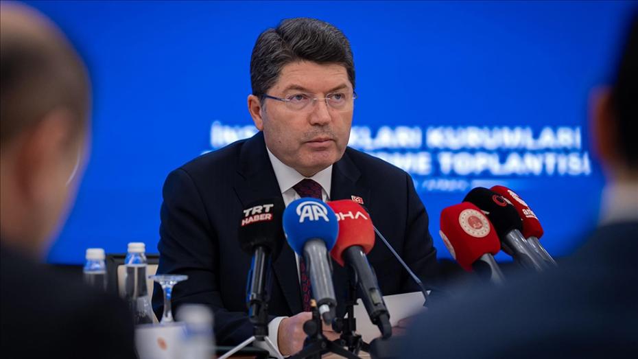 Bakan Tunç, DEM Parti'nin barış yasası teklifine cevap verdi.