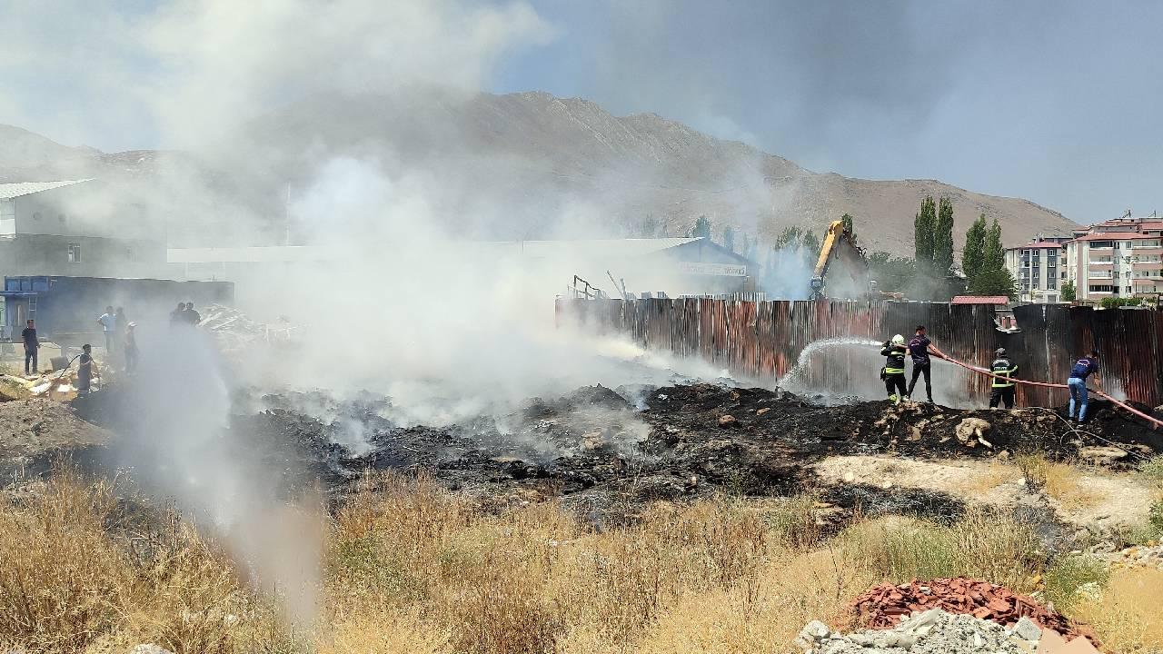 Kahramanmaraş geri dönüşüm tesisinde çıkan yangın söndürüldü