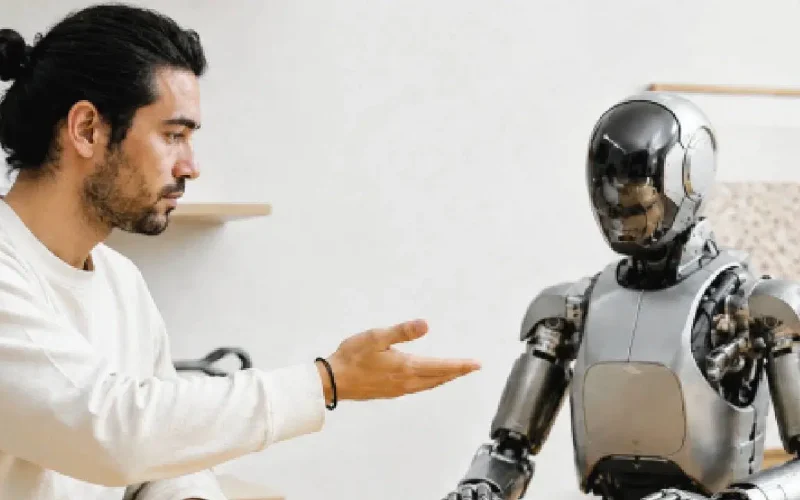 Yapay zekâ ekrandan çıkıyor: Robotların ‘ChatGPT anı’ mı geliyor?
